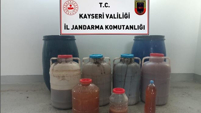 Jandarma ekipleri 407 litre el yapımı şarap ele geçirdi