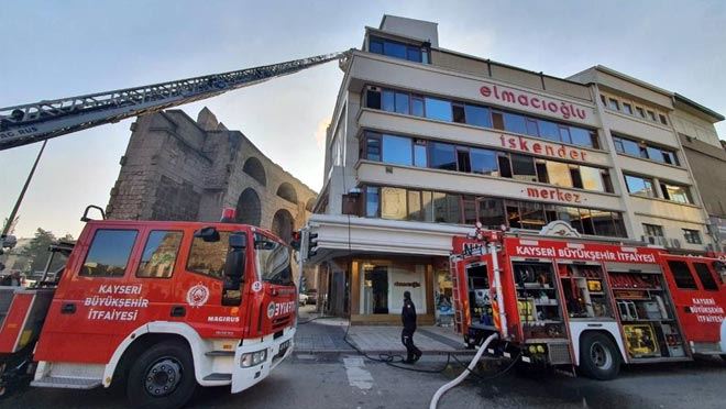 Lokantada yangın çıktı, ekipler seferber oldu