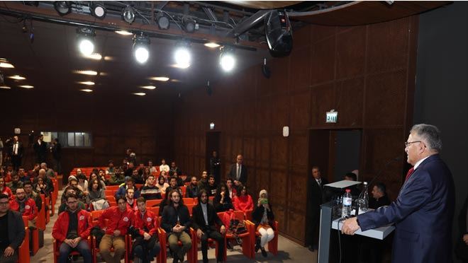 Çiçek ve Büyükkılıç Teknofest gençliğiyle buluştu