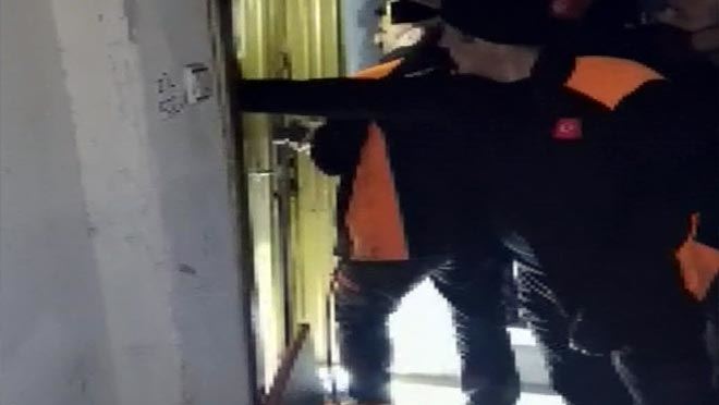 Üzerine soba düşen adam