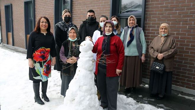 Ulu çınarlar karın tadını doyasıya çıkardı