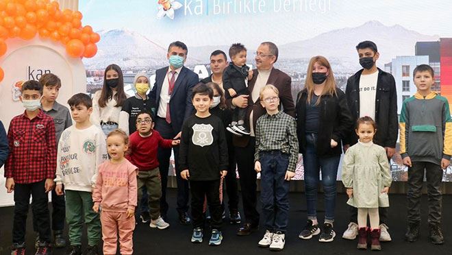 ERU Çocuk Kemik İliği Nakil Merkezi 500. naklini kutluyor  