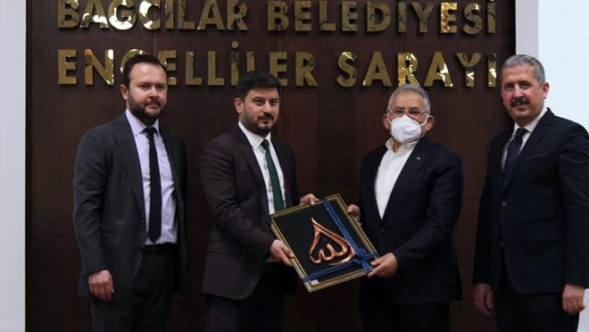 Büyükkılıç’a yılın ilk ödülü Kayserililerden