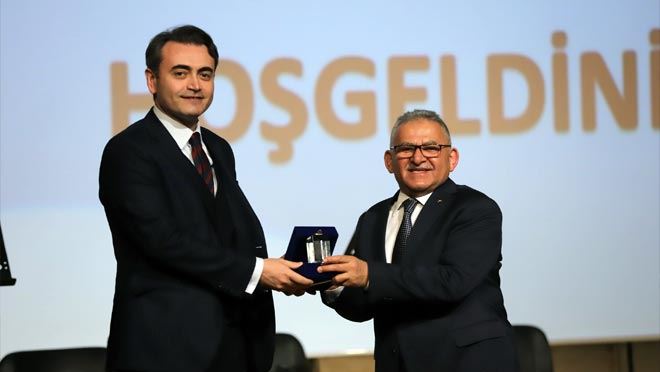 Tabip Odası’ndan Doktor Başkan’a özel ödül