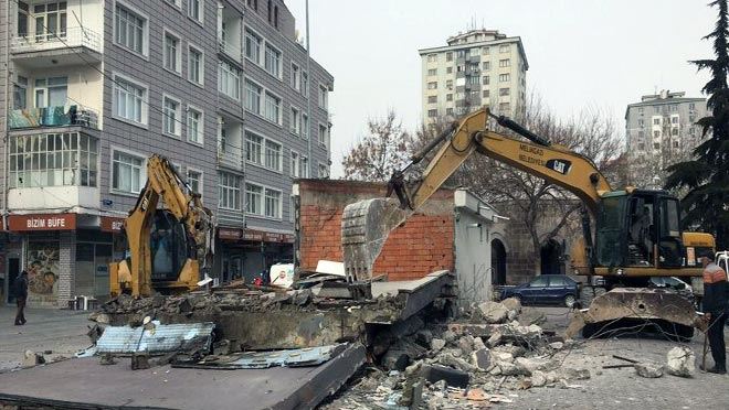 Yıkım sonrası tarihi alanı ortaya çıktı