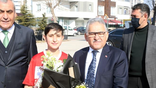 Büyükkılıç’a coşkulu karşılama