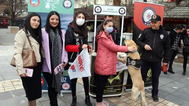 Kayseri Emniyeti kadınları unutmadı