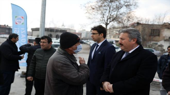 Metruk binalar yıkılmaya devam ediyor