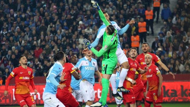 Gözler yeniden lige çevrildi