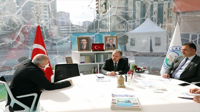 Başkan Yalçın ‘Şeffaf Oda’da dinlemeye devam ediyor