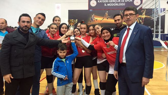 Şampiyon Celal Bayar Anadolu Lisesi