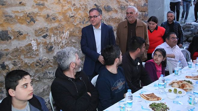 Başkan Özdoğan “Mahallelimizin Gönül Sofrasına Misafir Olduk”