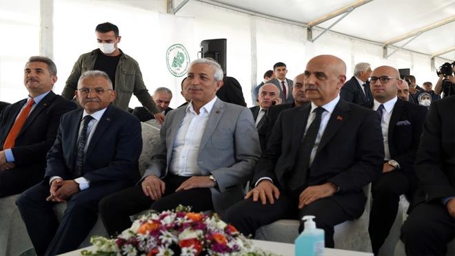 Büyükkılıç sokak hayvanları etkinliğine başkanlık etti