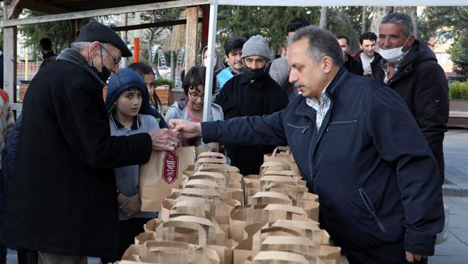 Biz Pişirelim Siz Ulaştırın Projesi gönüllere girdi