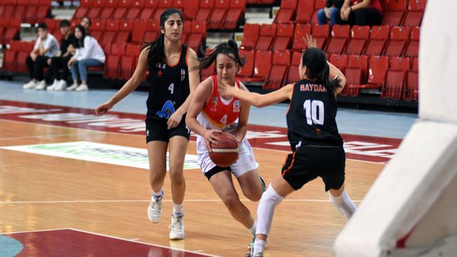 Bellona Kayseri’nin Gençleri Play-Off’ta