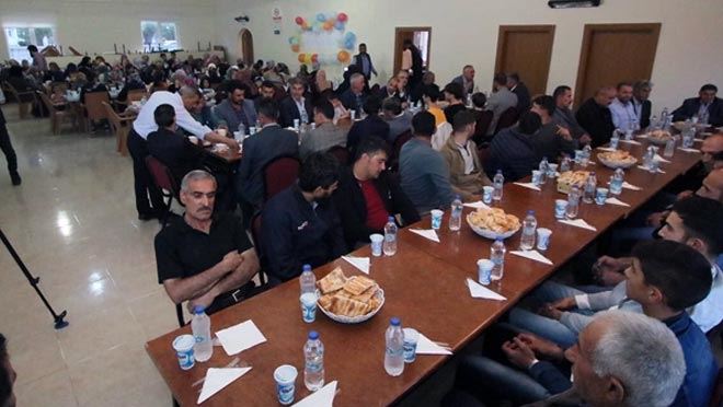 Başkan Özdoğan Hürmetçi mahalle halkıyla iftarda buluştu