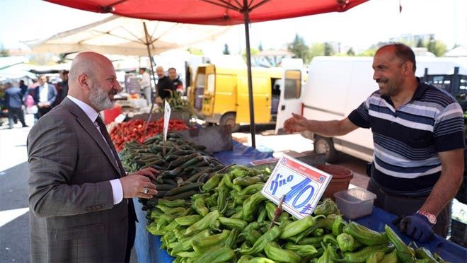 Çolakbayrakdar pazarcı esnafını ziyaret etti