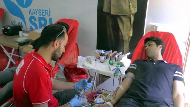 Sosyal Bilimler Lisesi’nden örnek davranış