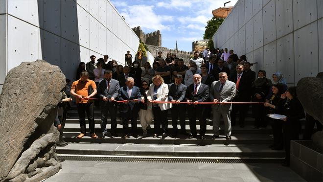 Büyükkılıç gençlerle türkü söyledi