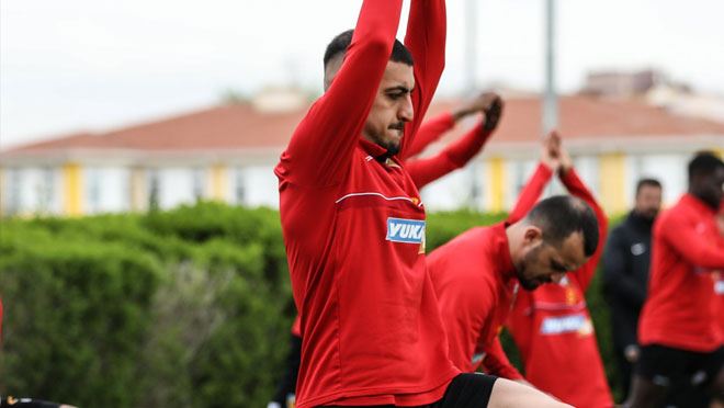 Aklımız Kupada, Gözümüz Ligde