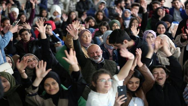 Kocasinanlı gençlere ‘Kuşçu Marina’da kutlama