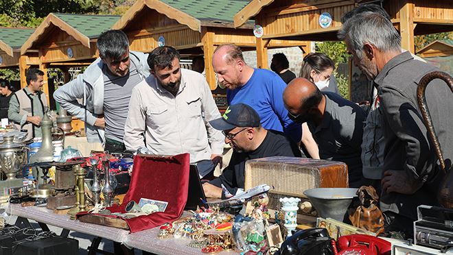 Talas’ın En Renkli Pazarı Yine Dolu Dolu