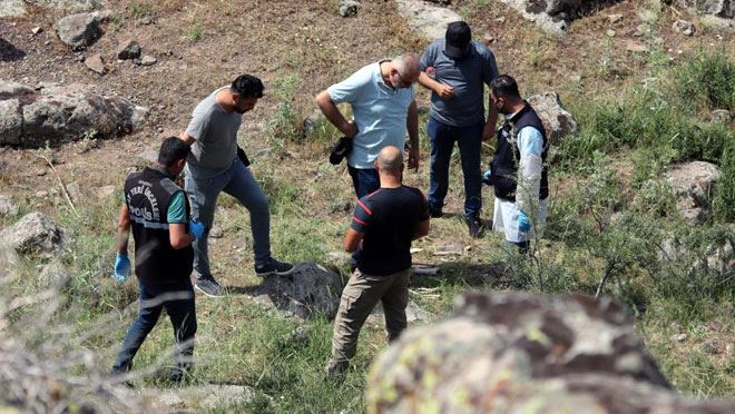 Sevgilisini öldürüp gömmüş