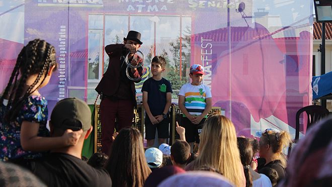 Kanseri Yenen Çocuklar Maske Attı  