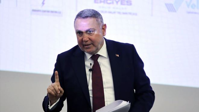 Erciyes Anadolu Holding Ceo’su  Ertekin basın toplantısı düzenledi