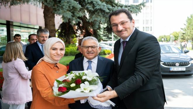 Ak Parti Gen. Bşk. Yrd. Yavuz’dan övgü dolu sözler