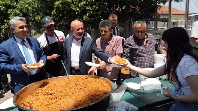 Başkan Çolakbayrakdar: “Gençlerimiz için ne yapılsa azdır”