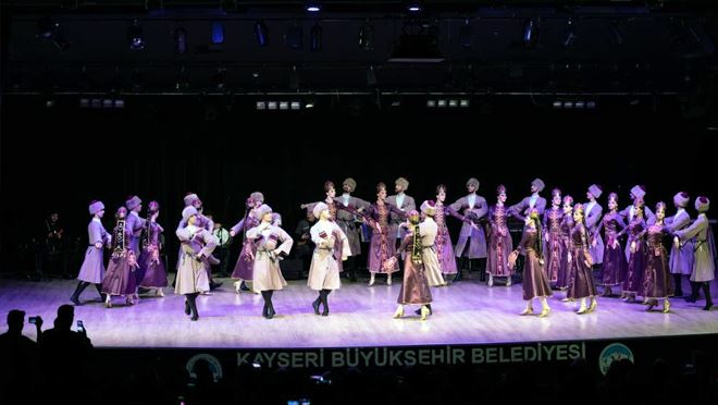 Nalmes Kayserilileri büyüledi