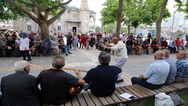 Ulu Çınarlar’dan meydan konseri