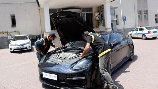 10 milyon TL değerinde Porsche çalmışlar