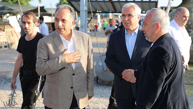 Başkan Yalçın Ve Kaymakam Dönmez Kurban Pazarını Ziyaret Etti