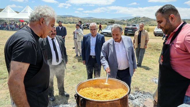 Başkan Yalçın Başakpınarlılarla Çalıçukurda buluştu