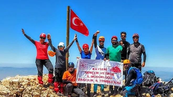 Dağcılar zirve tırmanışını gerçekleştirdi