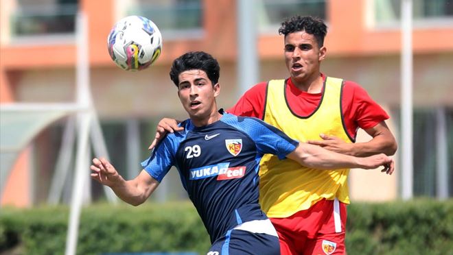 Yukatel Kayserispor gençleri deniyor