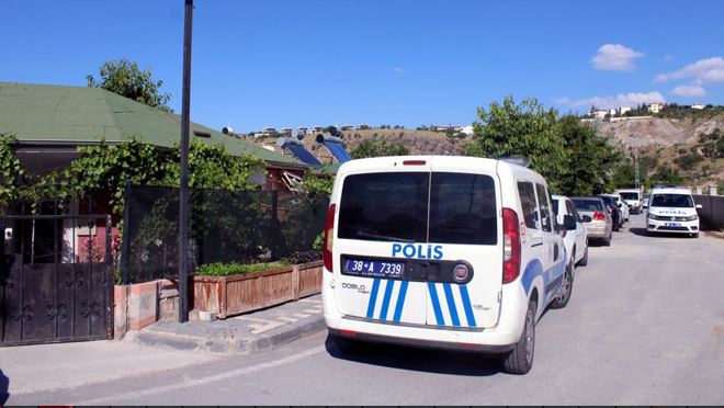 Yaşadığı villada ölü bulundu