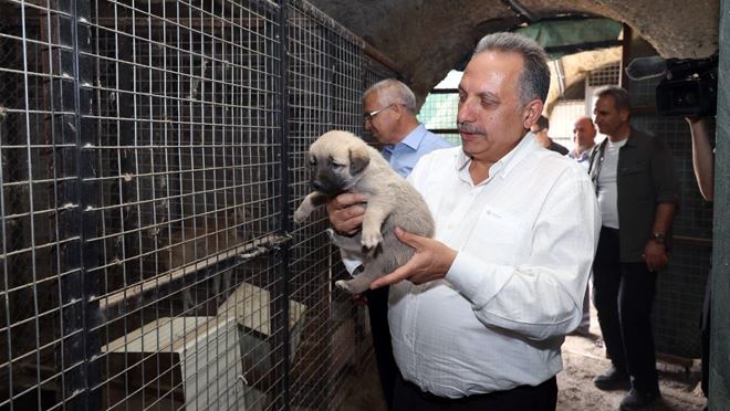 Başkan Yalçın Patievi sakinlerini ziyaret etti