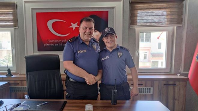 Kaymakam Eyyüpkoca’dan down sendromlu Safa’ya büyük jest