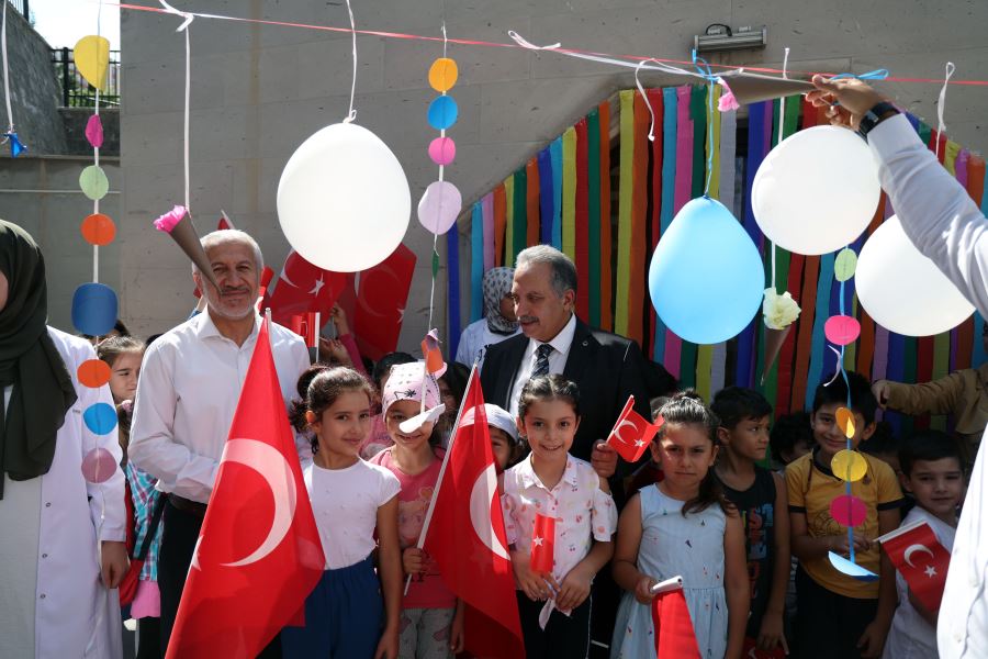 Yaz kuran kursu öğrencilerine dondurma ikramı