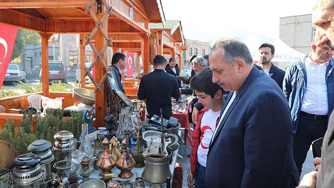 Talas’ın ‘Antika Pazarı’ Hız Kesmeden Devam Ediyor