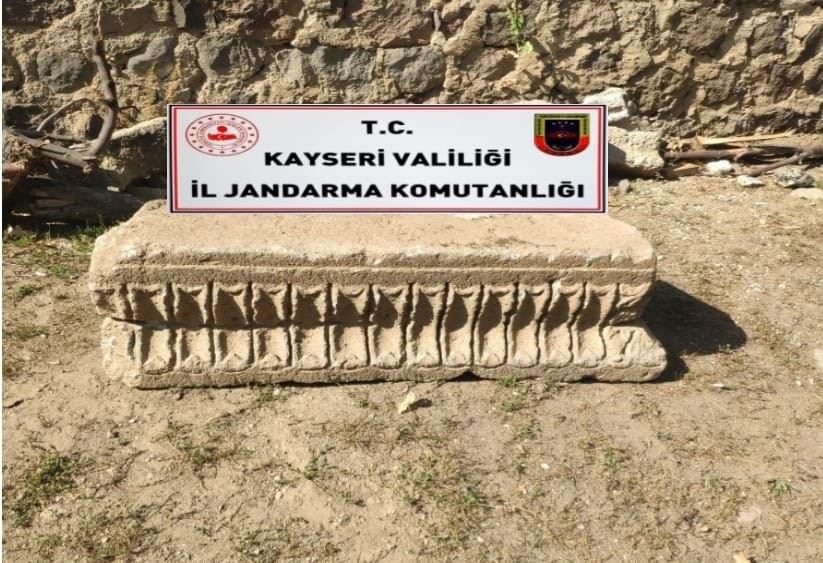 Tarihi eser kaçakçıları jandarmadan kaçamadı