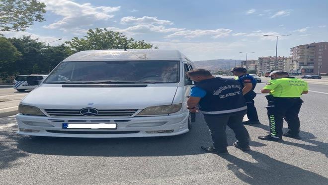 Büyükşehir zabıtasından şehir içi toplu taşım araçlarına denetim