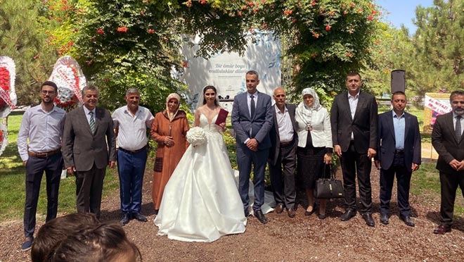 Şeyda ve Murat çifti bir ömür mutluluğa evet dedi