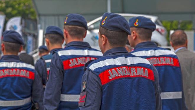 Kaçak sigara imalatçısı, jandarmanın operasyonuyla yakalandı