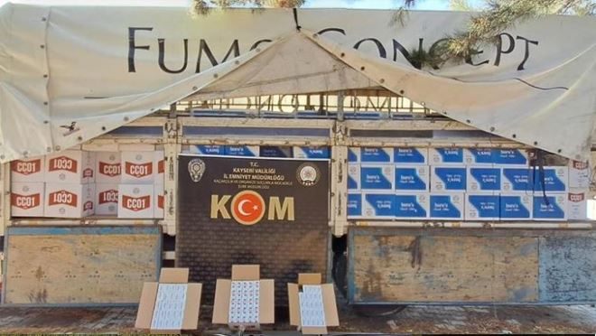 Kamyonla getirilen makaronlar piyasaya sürülmeden yakalandı