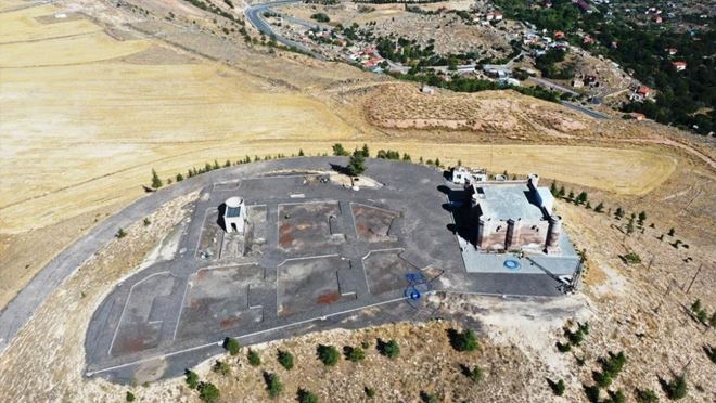 Kocasinan’da 8 asırlık köşk, gök gözlem evi oluyor