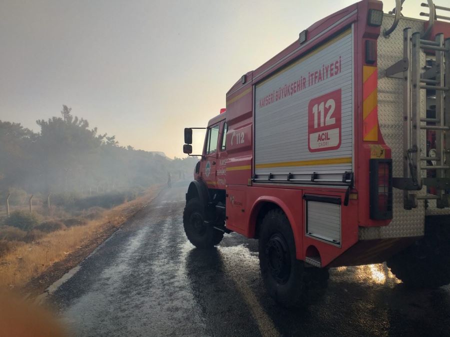 Büyükşehir İtfaiyesi, Mersin’deki orman yangınları için canla başla görev yaptı